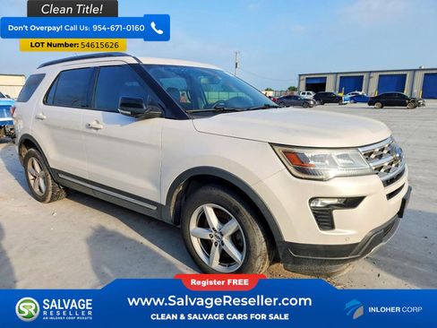 Used 2018 Ford Explorer XLT w/ Equipment Group 202A FWD image 5
