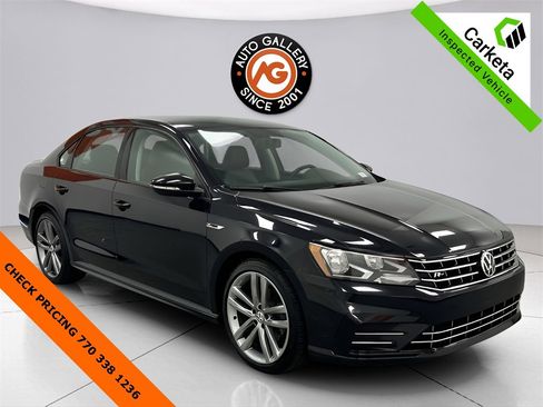 Used 2018 Volkswagen Passat 2.0T R-Line image 1