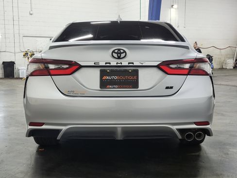 Used 2022 Toyota Camry SE image 9
