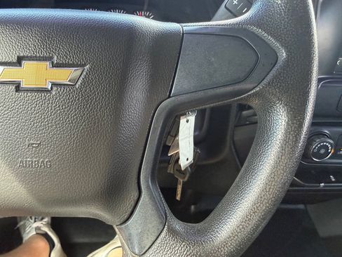 Used 2019 Chevrolet Silverado 2500 W/T AWD/4WD image 27