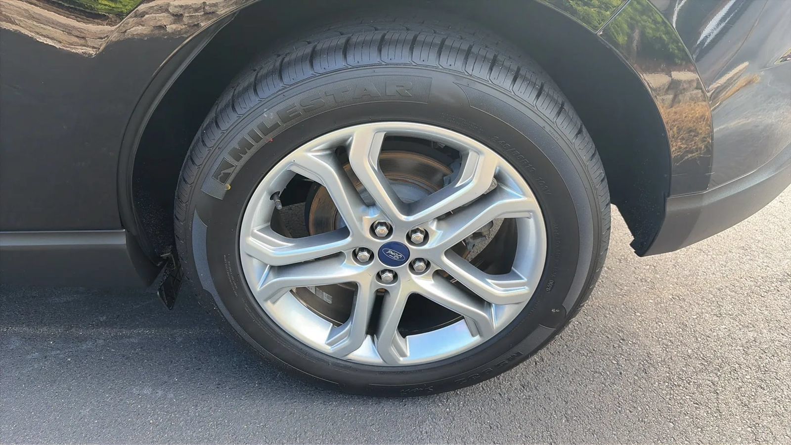 Used 2018 Ford Edge Titanium w/ Equipment Group 301A FWD image 26