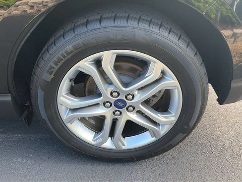 Used 2018 Ford Edge Titanium w/ Equipment Group 301A FWD image 26