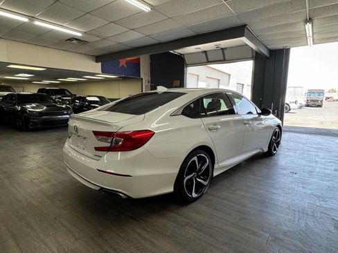 Used 2018 Honda Accord Sport image 5