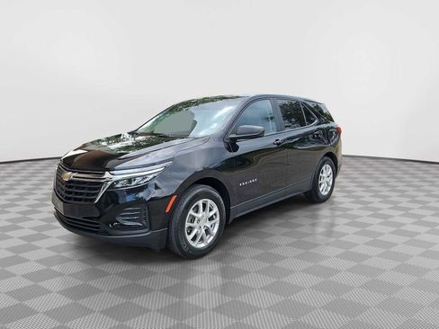 Certified 2023 Chevrolet Equinox LS w/ LS Convenience Package FWD image 4