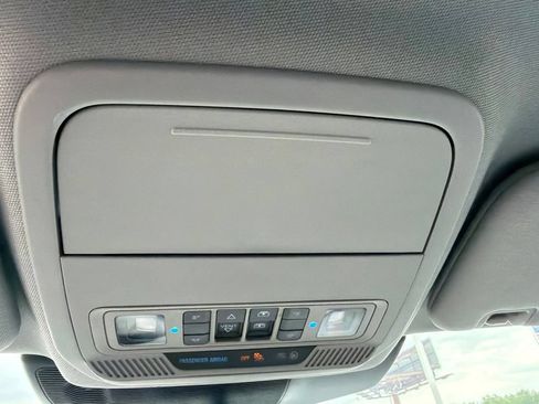 Used 2023 Ford Explorer XLT w/ Equipment Group 202A AWD/4WD image 30