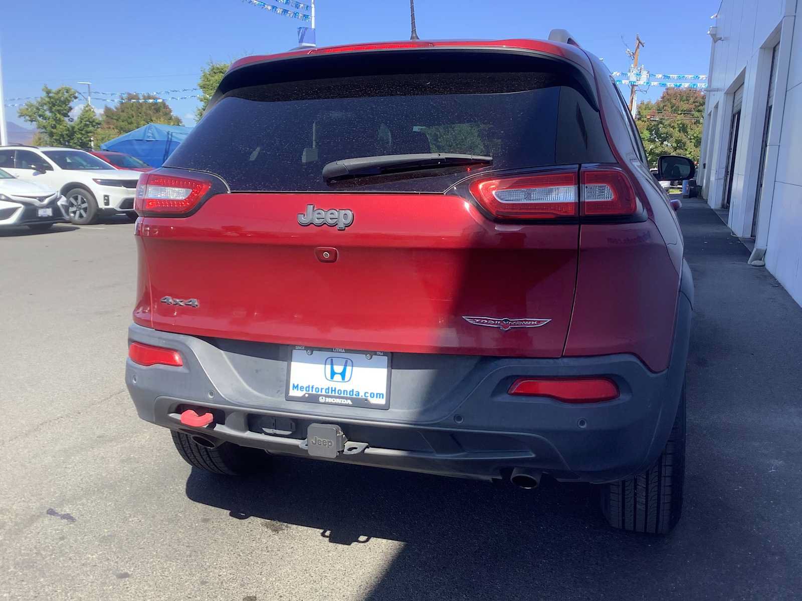 Used 2017 Jeep Cherokee Trailhawk AWD/4WD image 5