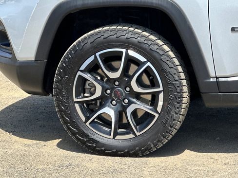 Used 2025 Jeep Compass Trailhawk AWD/4WD image 26