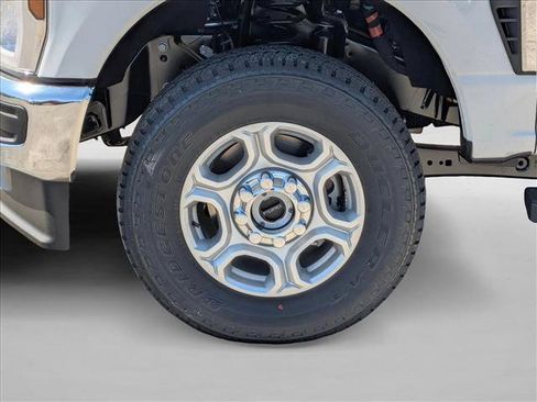 New 2026 Ford F250 XLT w/ FX4 Off-Road Package AWD/4WD image 10