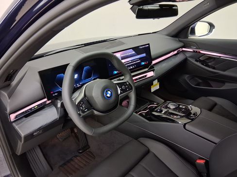 New 2027 BMW i5 eDrive40 RWD image 4
