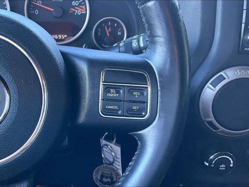 Used 2017 Jeep Wrangler Unlimited Sahara AWD/4WD image 22