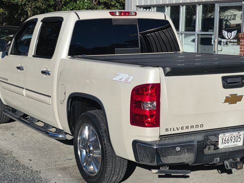 Used 2013 Chevrolet Silverado 1500 LTZ w/ LTZ White Diamond Edition image 5