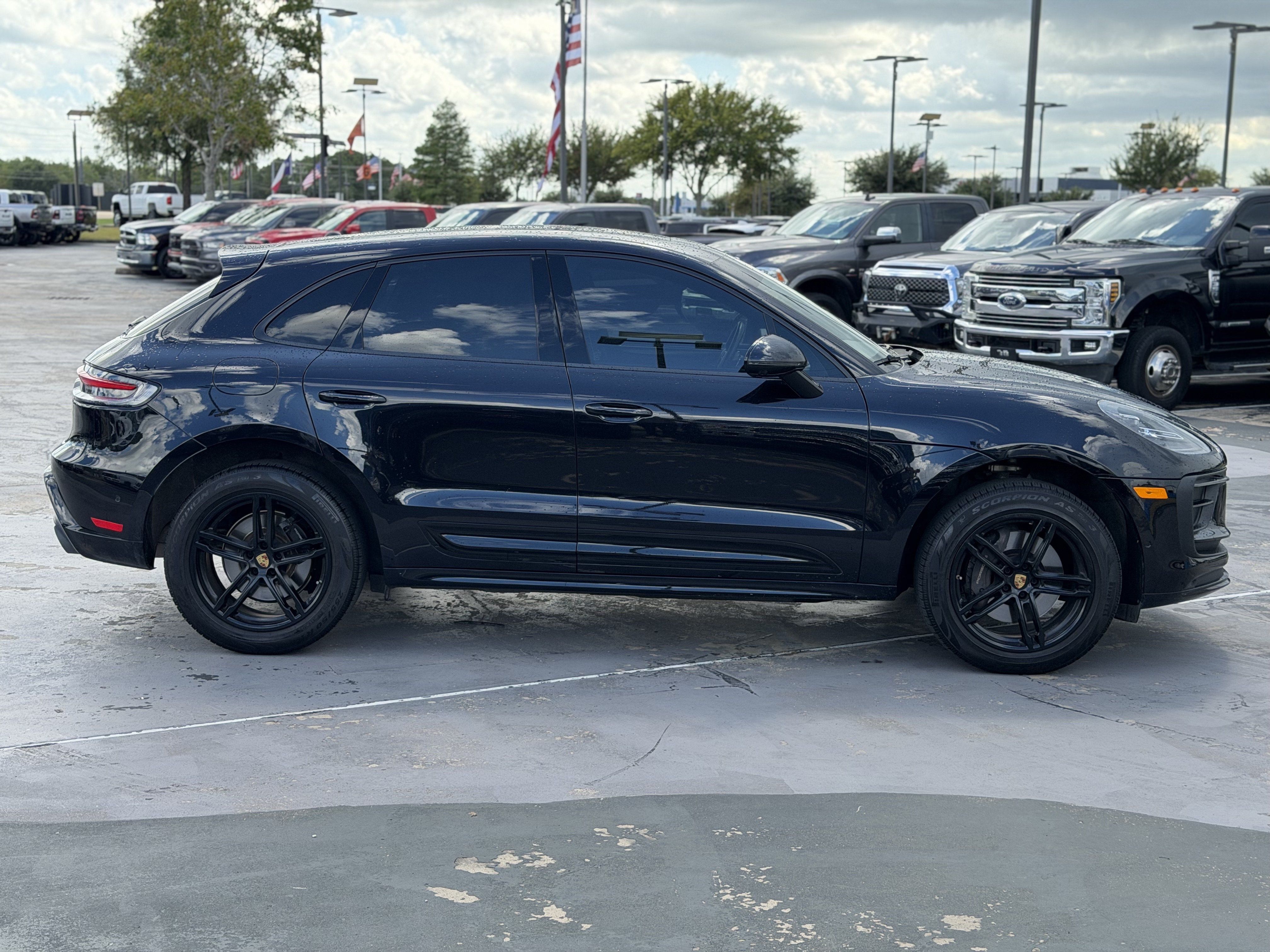 Used 2024 Porsche Macan AWD/4WD image 24