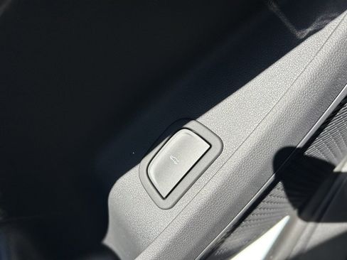 New 2026 Chevrolet Traverse LT image 42