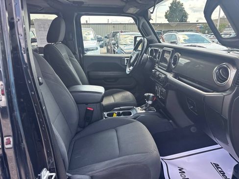 Used 2020 Jeep Wrangler Unlimited Sahara AWD/4WD image 40