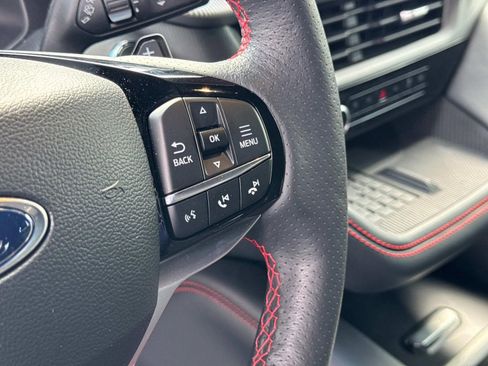 Used 2025 Ford Explorer ST image 31