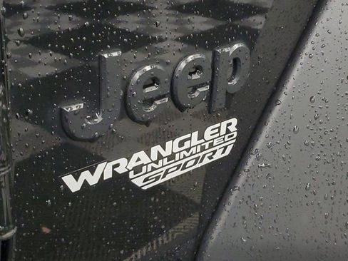 Used 2021 Jeep Wrangler Unlimited Sport AWD/4WD image 8