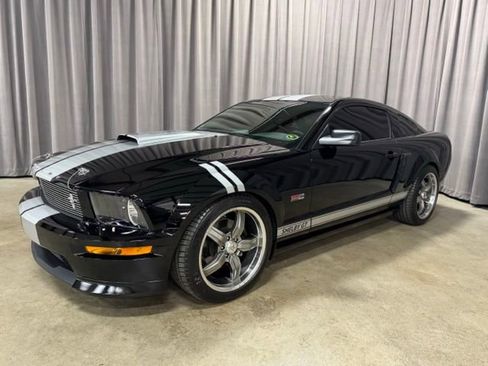 Used 2007 Ford Mustang GT RWD image 3