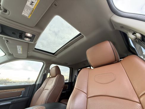 Used 2017 RAM 1500 Laramie Longhorn image 4