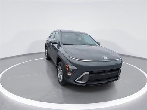 New 2026 Hyundai Kona SE image 2