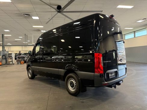 Used 2025 Mercedes-Benz Sprinter 2500 image 7