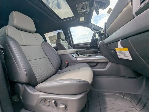 New 2026 Chevrolet Silverado 2500 ZR2 AWD/4WD image 16