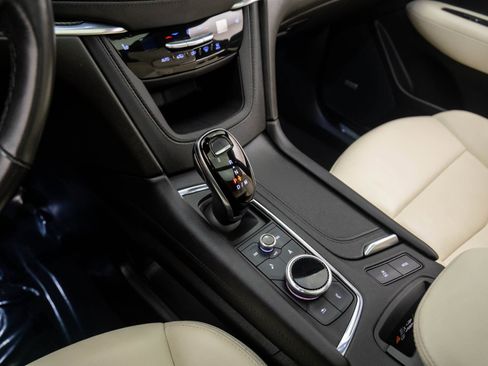 Certified 2022 Cadillac XT5 Sportv image 16