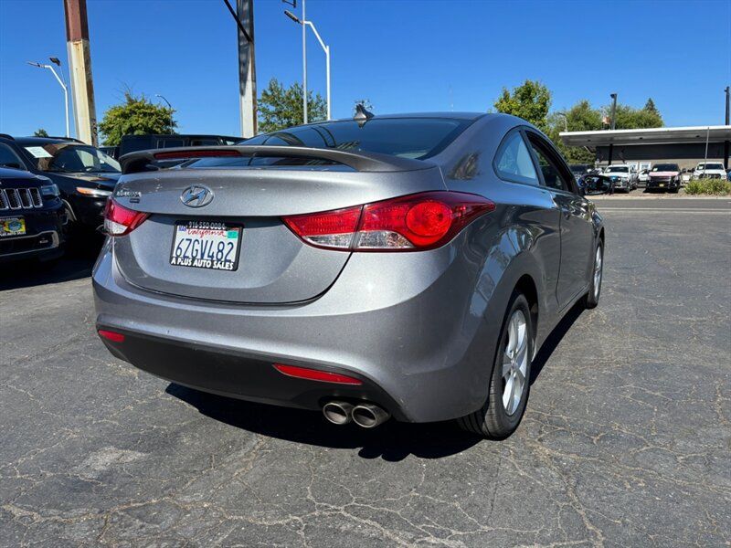 Used 2013 Hyundai Elantra FWD image 3