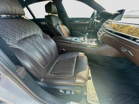 Used 2018 BMW M760i xDrive AWD/4WD image 32