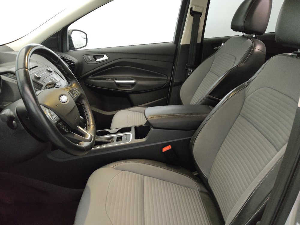 Used 2017 Ford Escape SE w/ SE Sport Appearance Package FWD image 17