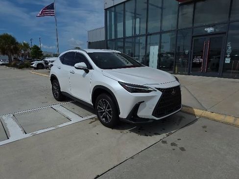 Used 2023 Lexus NX 250 FWD image 2