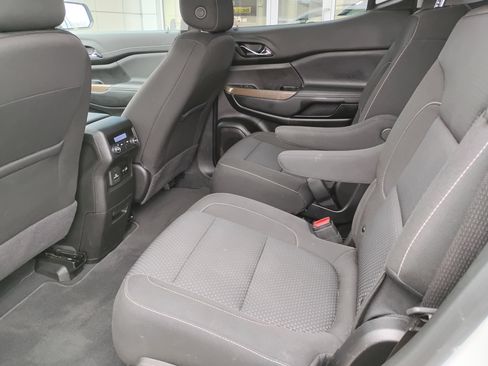Used 2023 GMC Acadia SLE w/ Driver Convenience Package FWD image 16