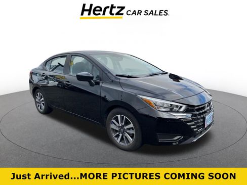 Used 2025 Nissan Versa SV image 1