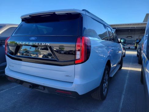 Used 2025 Ford Expedition Max Active image 8