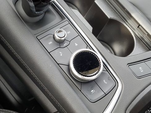 Certified 2022 Cadillac XT5 Premium Luxury image 27