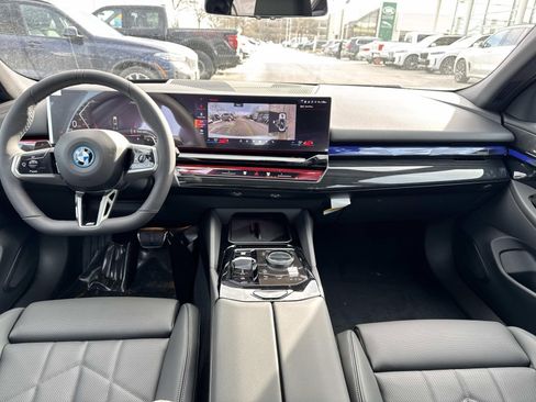 New 2026 BMW 550e xDrive w/ Premium Package image 17