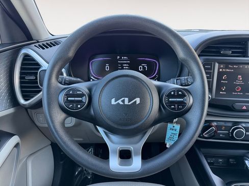 Used 2025 Kia Soul LX w/ LX Technology Package image 23