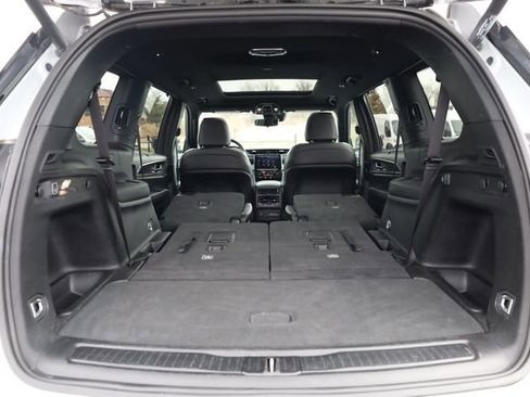 Used 2024 Jeep Grand Cherokee L Limited w/ Luxury Tech Group II image 37