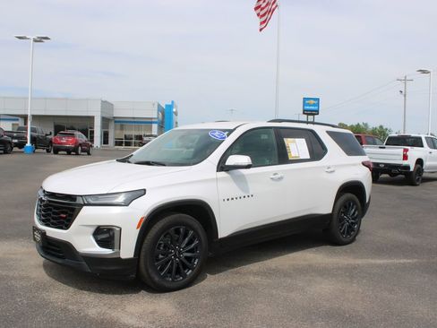 Used 2022 Chevrolet Traverse RS image 4