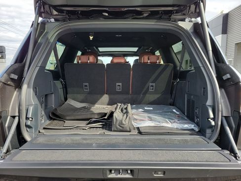 New 2026 Lincoln Navigator L Reserve AWD/4WD image 10