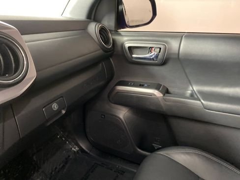 Certified 2022 Toyota Tacoma Limited image 23