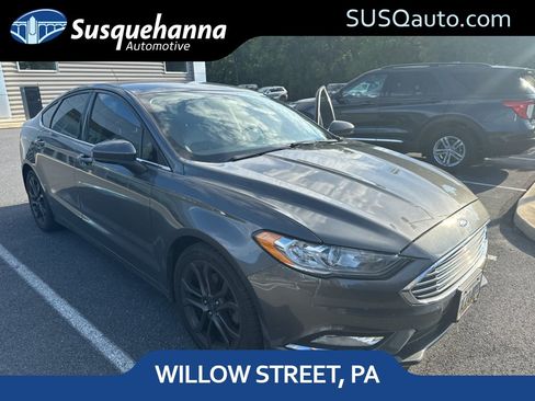Used 2018 Ford Fusion SE w/ Equipment Group 201A FWD image 1