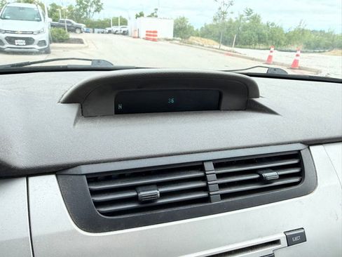 Used 2010 Ford Focus SEL FWD image 17