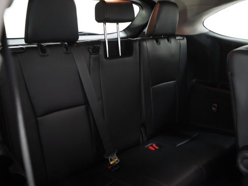 Used 2024 Toyota Highlander Limited AWD/4WD image 17