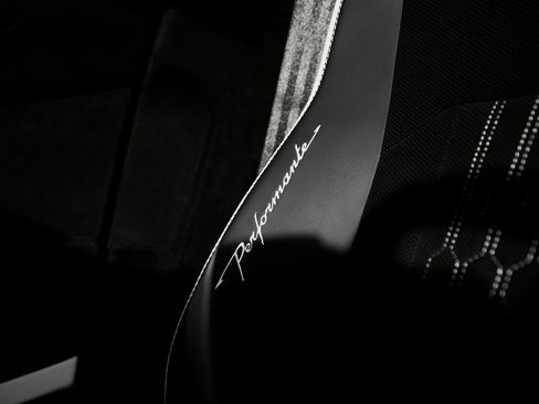 Used 2024 Lamborghini Urus Performante image 50