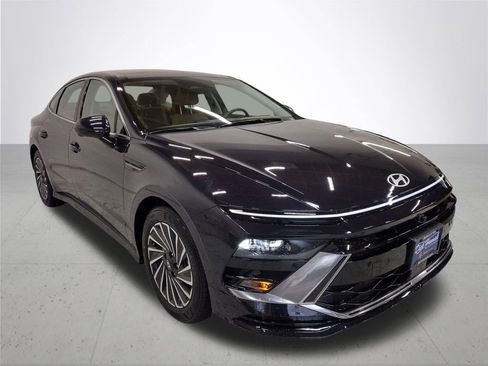 New 2026 Hyundai Sonata Limited FWD image 4