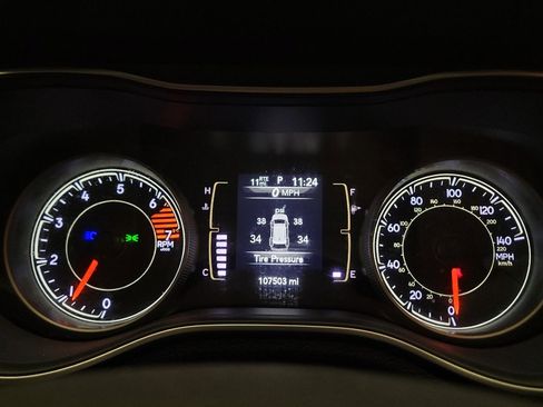 Used 2021 Jeep Cherokee Latitude FWD image 23