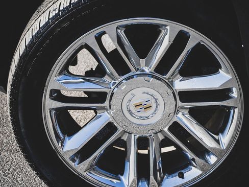 Used 2011 Cadillac Escalade ESV Platinum image 28