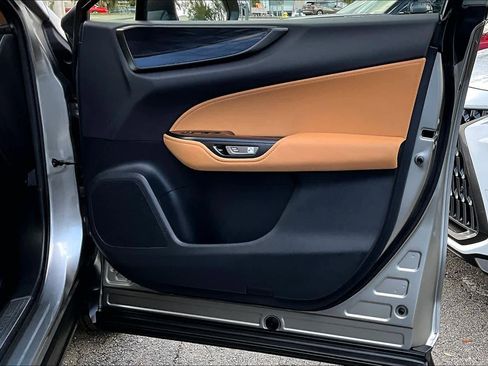 Used 2022 Lexus NX 350h Premium image 27