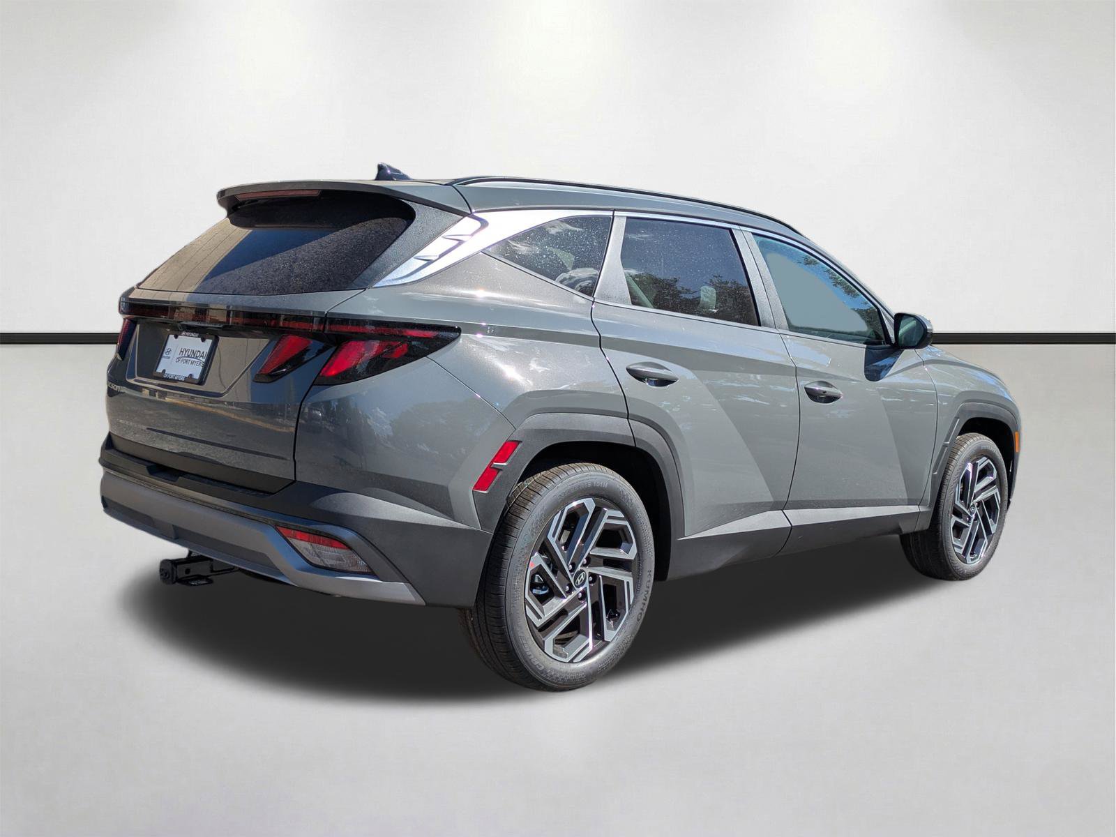 New 2026 Hyundai Tucson SEL Plus w/ Tow & Go Package FWD image 5