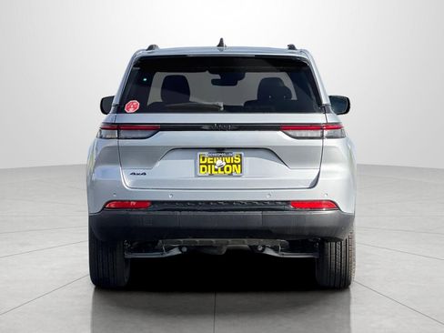 New 2025 Jeep Grand Cherokee Altitude image 6